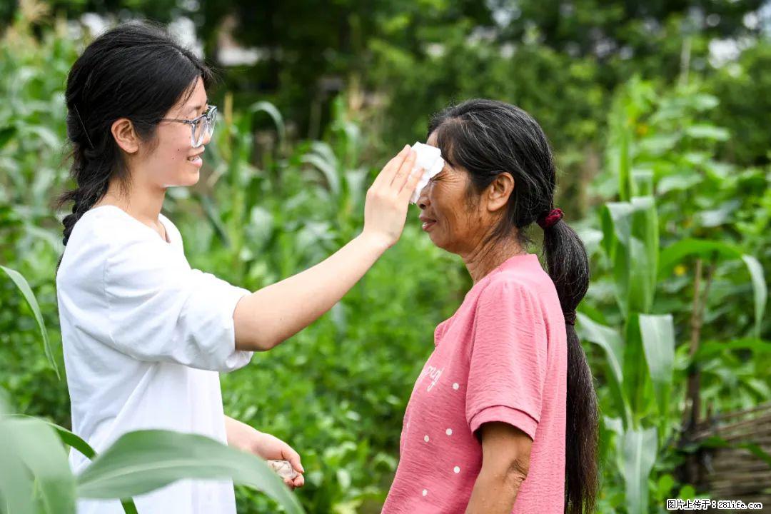 全网追的“扁担女孩”,找了一份暑假工,时薪12元 - 珠海生活资讯 - 珠海28生活网 zh.28life.com